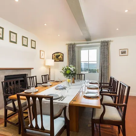Hollins Holiday home *