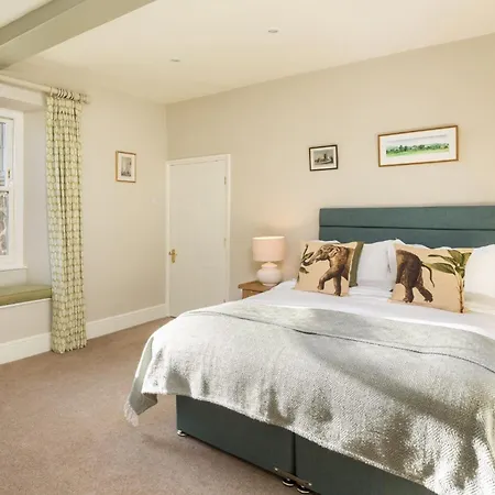 Hollins Holiday home