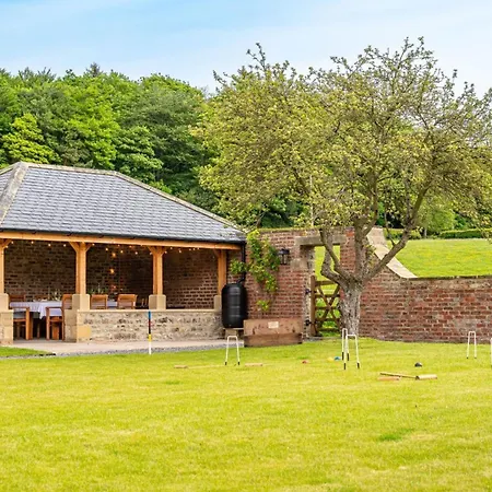 Hollins Holiday home