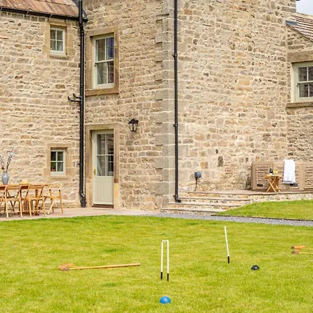 Hollins Holiday home