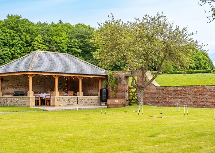 Hollins Holiday home